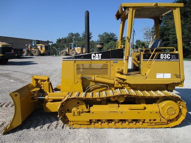 Image of Caterpillar D3C XL equipment image 2