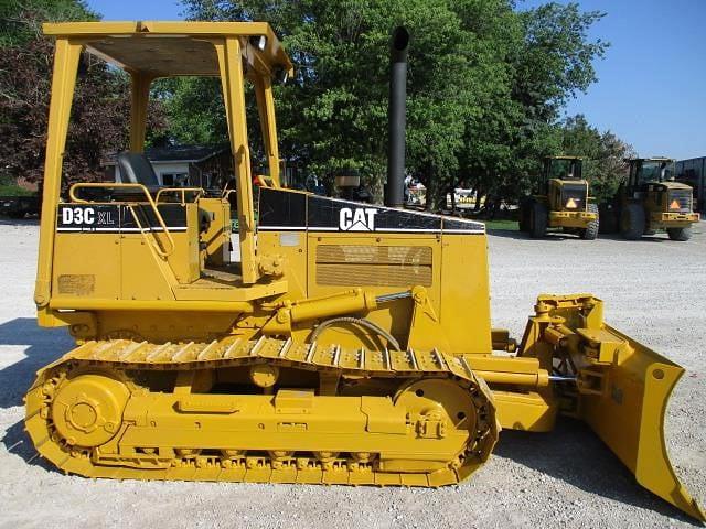 Image of Caterpillar D3C XL equipment image 3