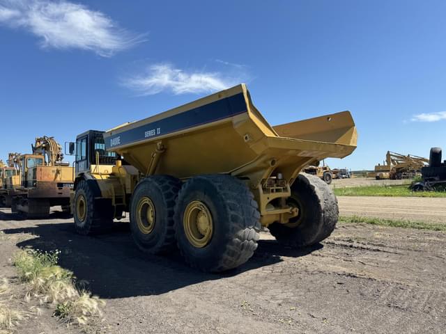 Image of Caterpillar D400E Series II equipment image 4