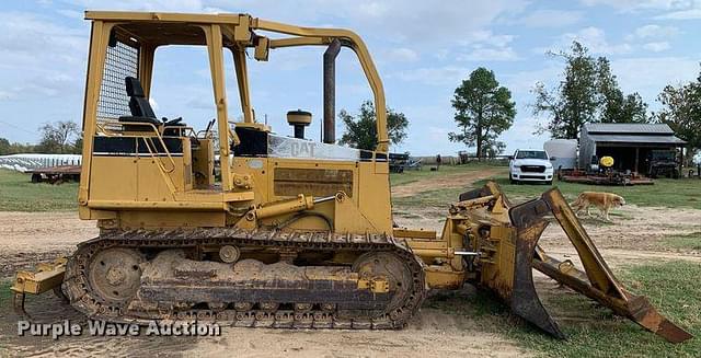 Image of Caterpillar D5C XL equipment image 3