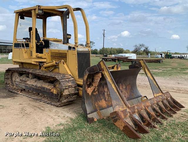 Image of Caterpillar D5C XL equipment image 2