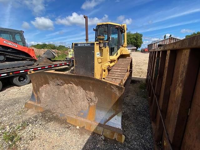 Image of Caterpillar D6M equipment image 3