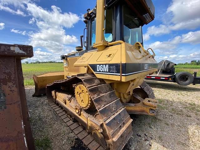 Image of Caterpillar D6M equipment image 4