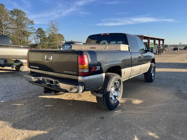 Image of Chevrolet 1500 equipment image 3