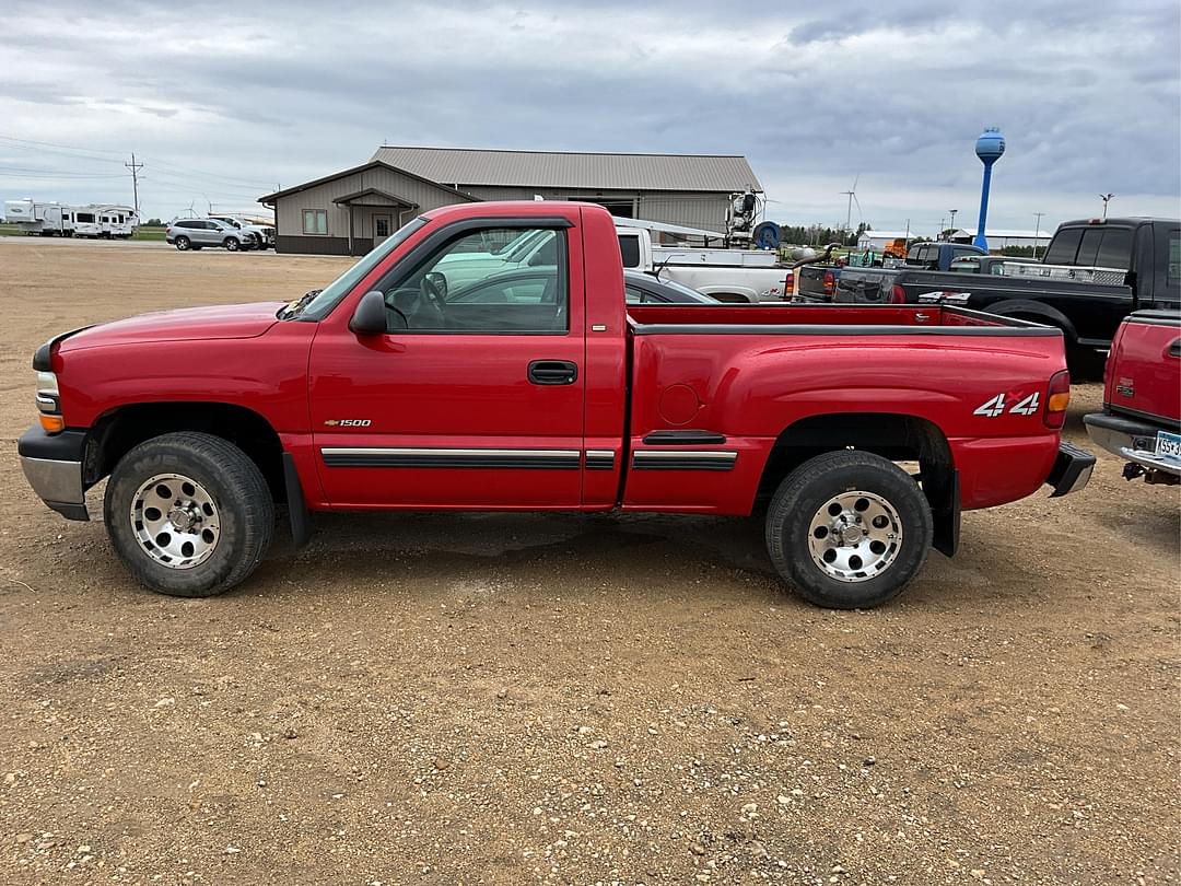 Image of Chevrolet Silverado Primary image