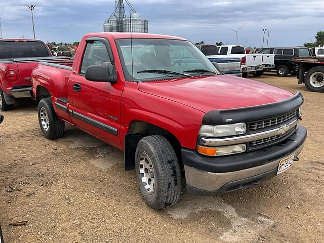 Image of Chevrolet Silverado equipment image 2