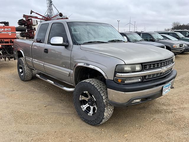 Image of Chevrolet 1500 equipment image 3