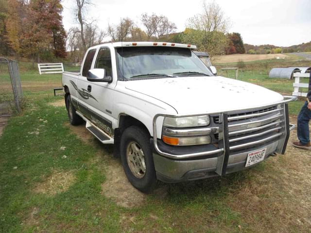 Image of Chevrolet 1500 equipment image 3