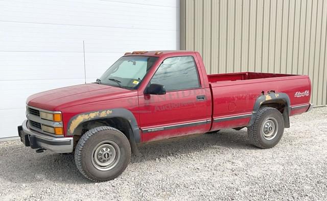 Image of Chevrolet 2500 equipment image 1