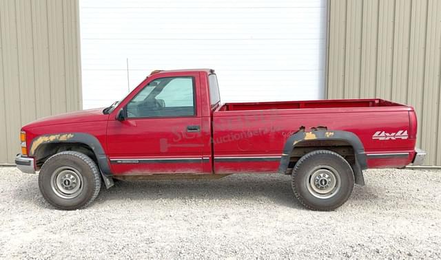 Image of Chevrolet 2500 equipment image 3
