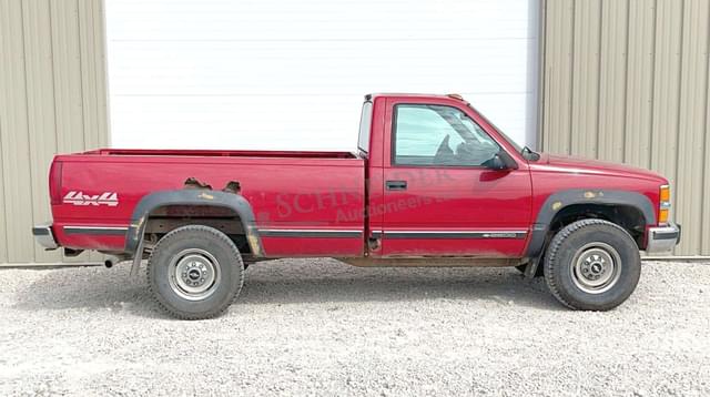 Image of Chevrolet 2500 equipment image 2