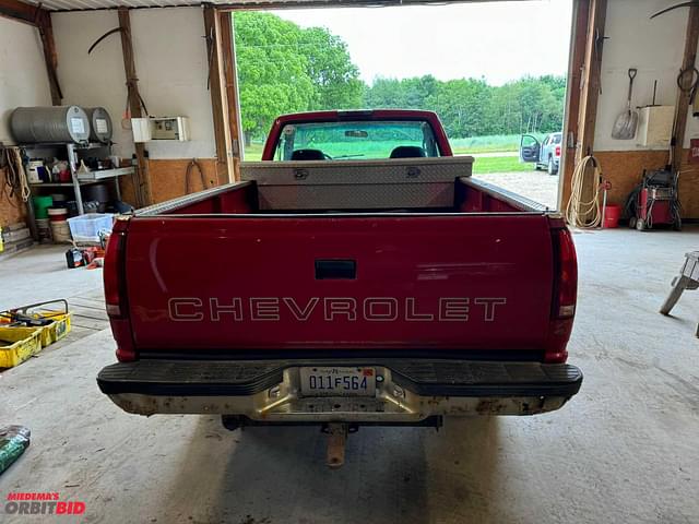 Image of Chevrolet Cheyenne 2500 equipment image 3