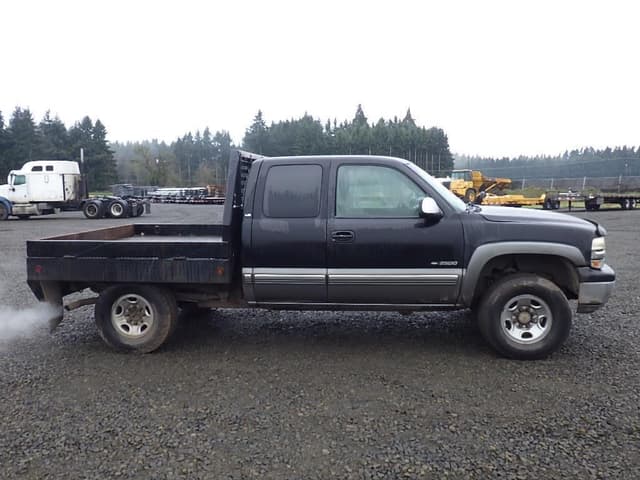 Image of Chevrolet 2500 equipment image 3