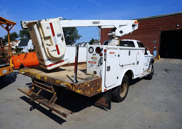 Image of Chevrolet 3500 equipment image 4