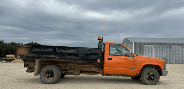 Image of Chevrolet 3500 equipment image 1