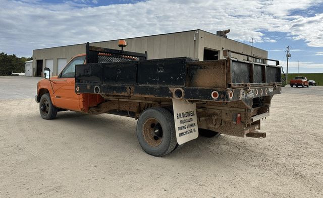 Image of Chevrolet 3500 equipment image 4