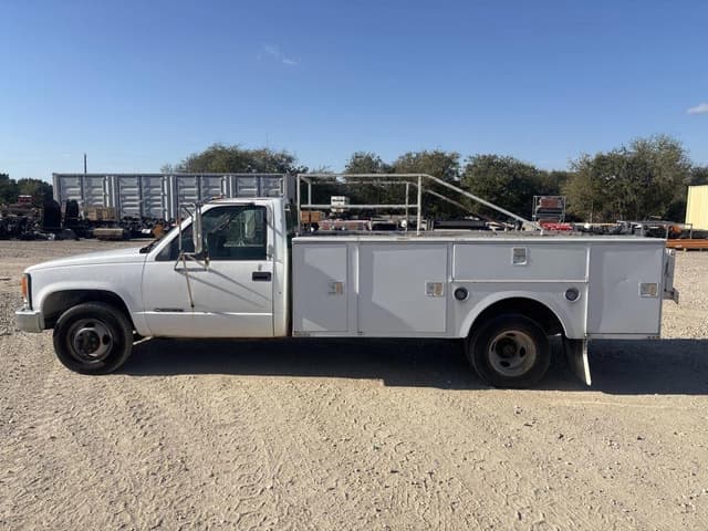 Image of Chevrolet 3500 equipment image 1