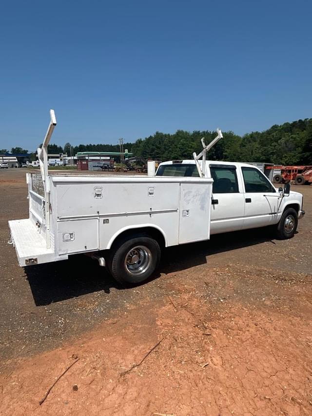 Image of Chevrolet 3500 equipment image 2