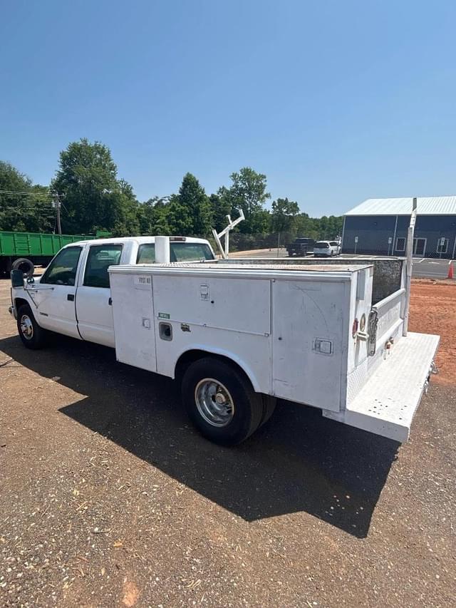 Image of Chevrolet 3500 equipment image 3