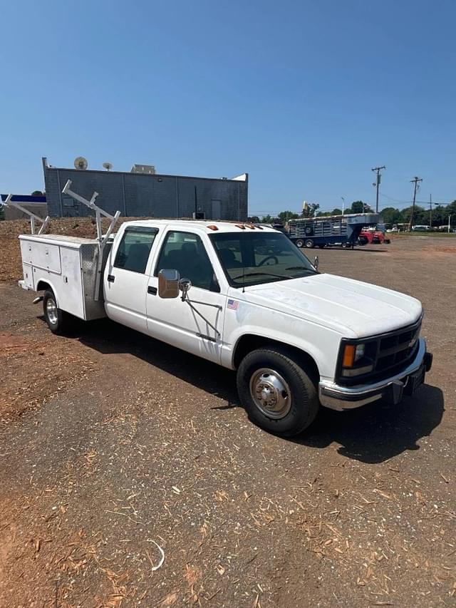 Image of Chevrolet 3500 equipment image 1