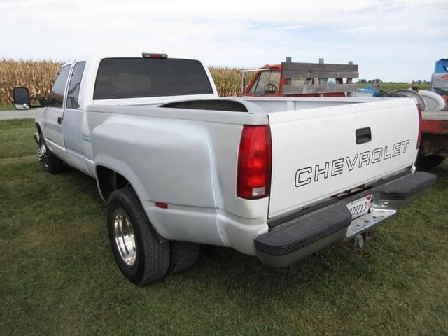 Image of Chevrolet 3500 equipment image 3