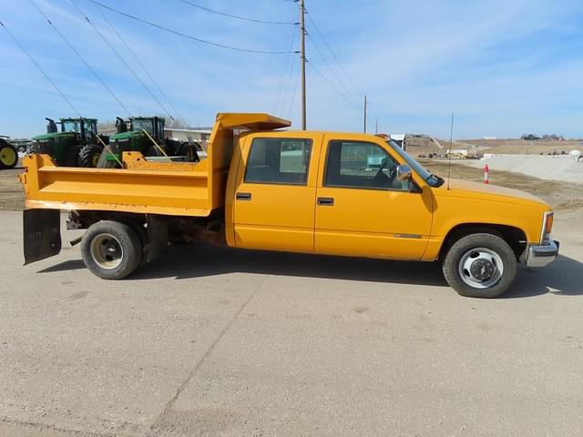 Image of Chevrolet 3500 equipment image 4