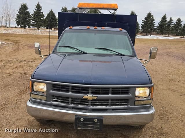 Image of Chevrolet 3500 equipment image 1