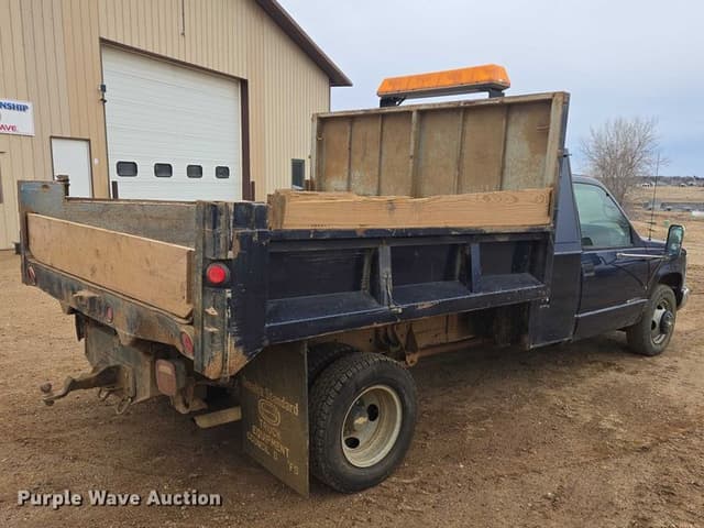 Image of Chevrolet 3500 equipment image 4