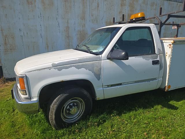 Image of Chevrolet 3500 equipment image 2