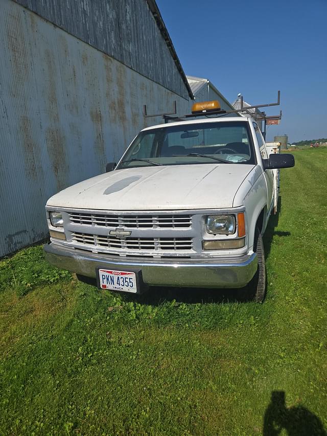 Image of Chevrolet 3500 equipment image 1