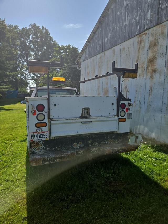 Image of Chevrolet 3500 equipment image 4