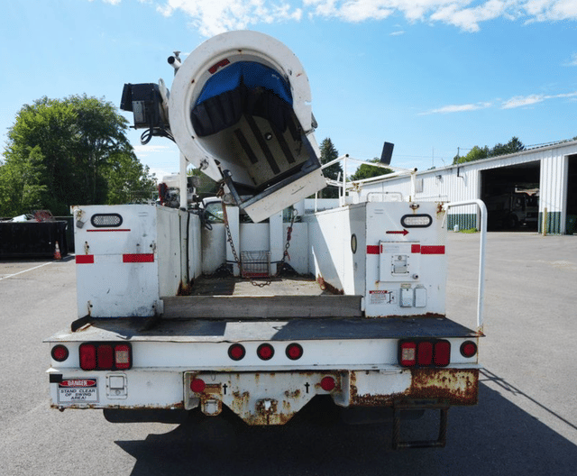 Image of Chevrolet 3500HD equipment image 3