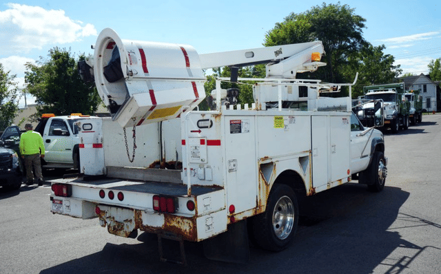 Image of Chevrolet 3500HD equipment image 4