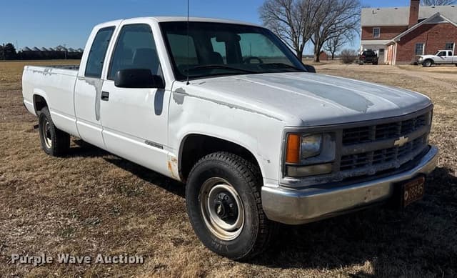 Image of Chevrolet C2500 equipment image 2