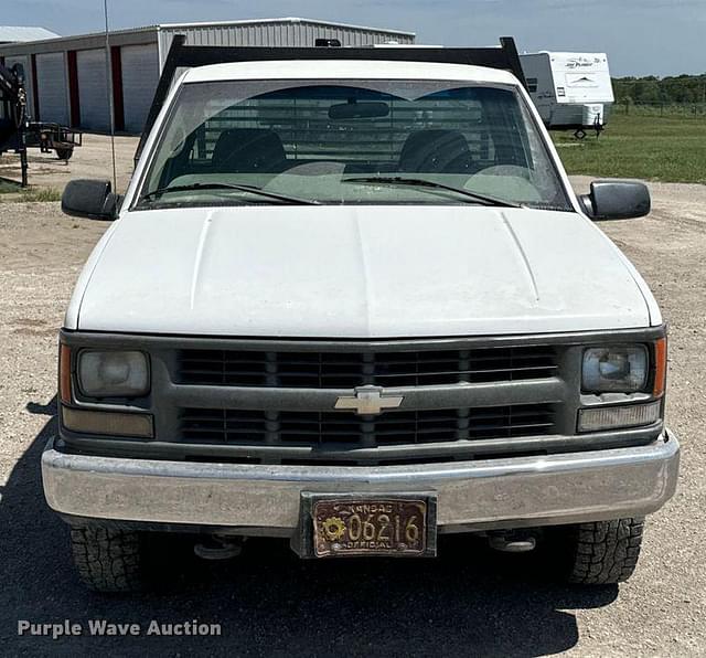 Image of Chevrolet 2500 equipment image 1