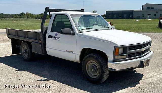 Image of Chevrolet 2500 equipment image 2