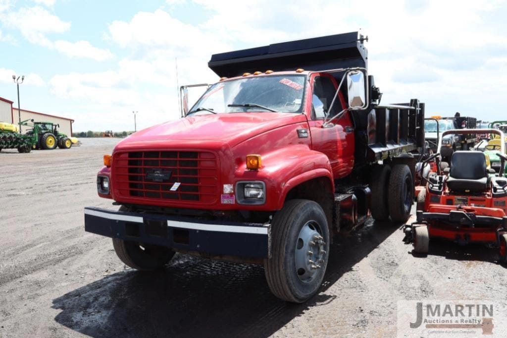 1999 Chevrolet C7500 Equipment Image0