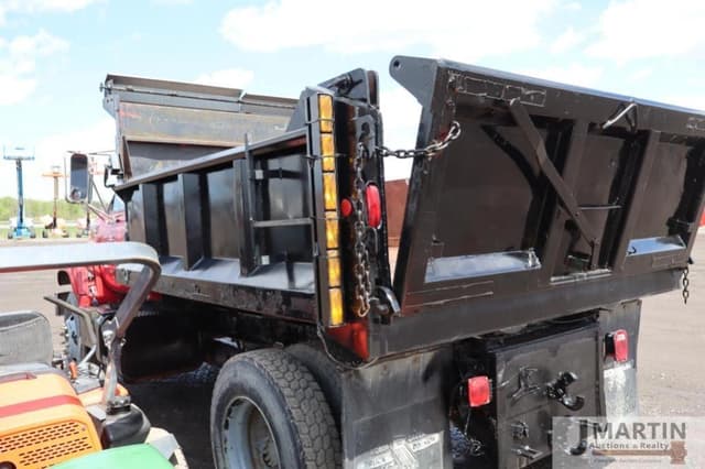 Image of Chevrolet C7500 equipment image 3