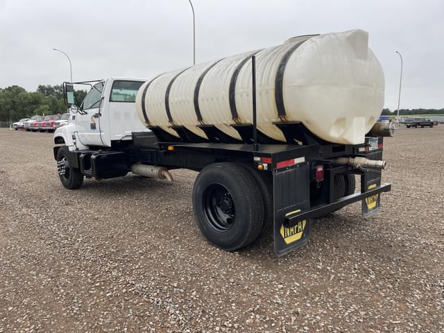 Image of Chevrolet C7500 equipment image 2