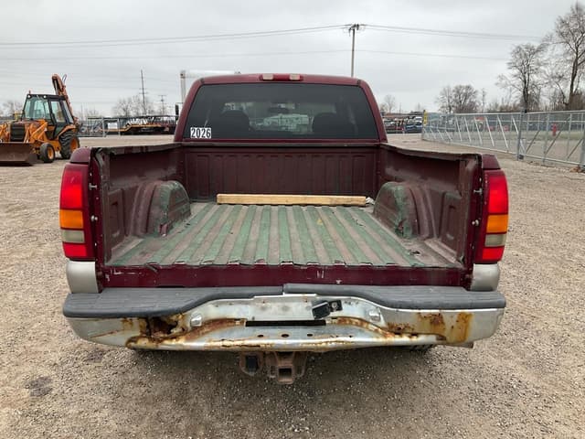 Image of Chevrolet 1500 equipment image 3