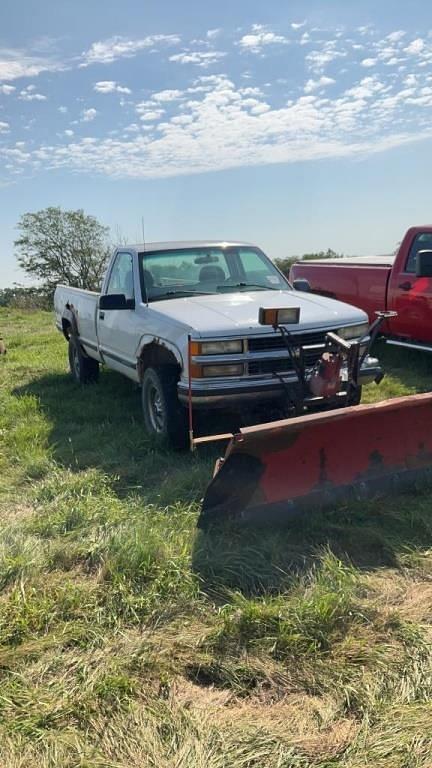 Image of Chevrolet K2500 equipment image 3