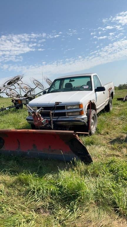 Image of Chevrolet K2500 equipment image 1