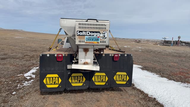 Image of Chevrolet 3500 equipment image 3