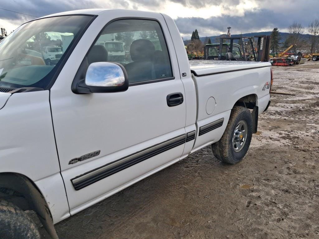 1999 Chevrolet 1500 Equipment Image0