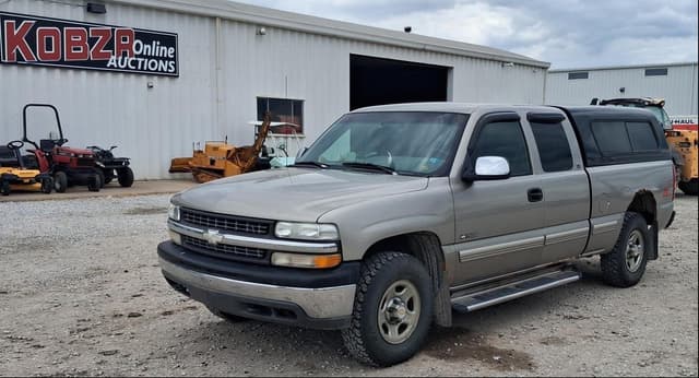 Image of Chevrolet 1500 equipment image 1