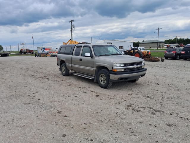 Image of Chevrolet 1500 equipment image 2
