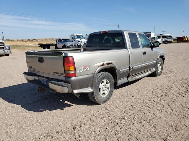 Image of Chevrolet Silverado equipment image 2