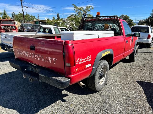 Image of Chevrolet 2500 equipment image 2