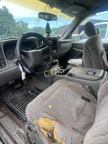 Image of Chevrolet 2500 equipment image 4