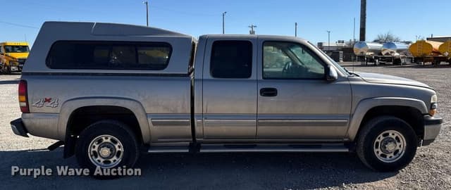 Image of Chevrolet 2500 equipment image 3